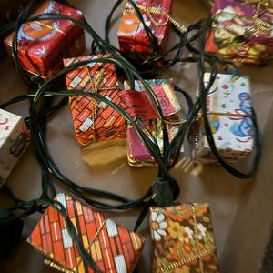Vintage kitschy Christmas string lights. They work!